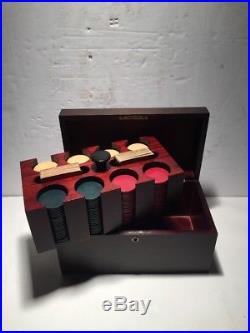 ANTIQUE POKER SET 172 CHIPS Clay Composite engraved Wood CARRIER BOX HOLDER Vtg