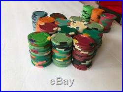 H Mold Clay Poker Chips Set of 300 Assorted with aluminum case and 5 dice