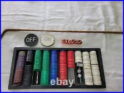 Poker, Craps chips (plastic and clay). Incl. Tray, dice, on/off discs, croupier
