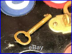 STAY AT HOME VINTAGE CLAY POKER CHIP SET LOCKING BOX WithBRASS HARDWARE & KEY