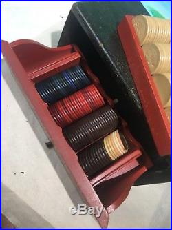 VINTAGE SET Wooden Horse Box CLAY POKER CHIPS & ANTIQUE CASE RARE Stop Monkeying